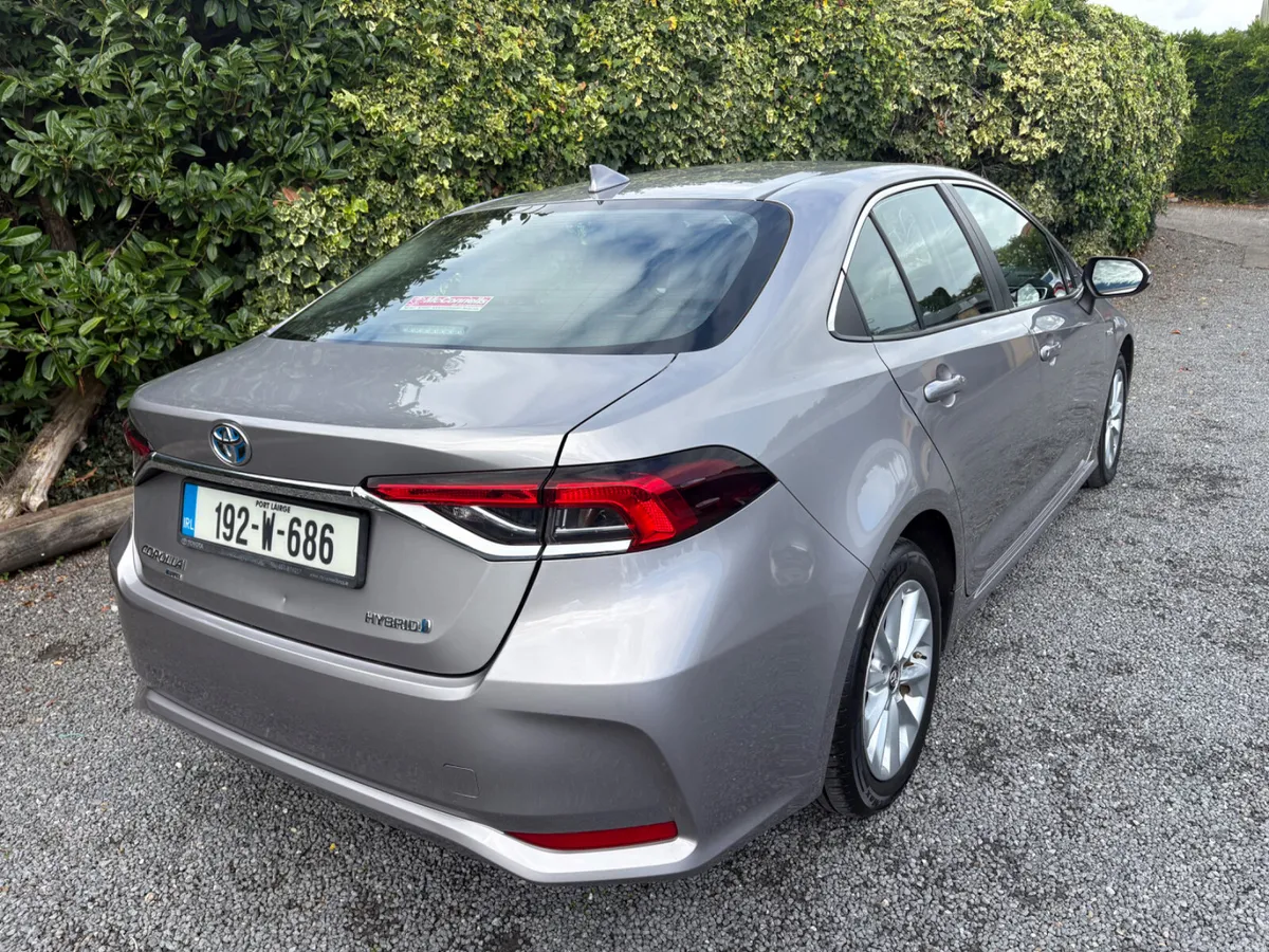 Toyota Corolla 2019 Hybrid - Image 4