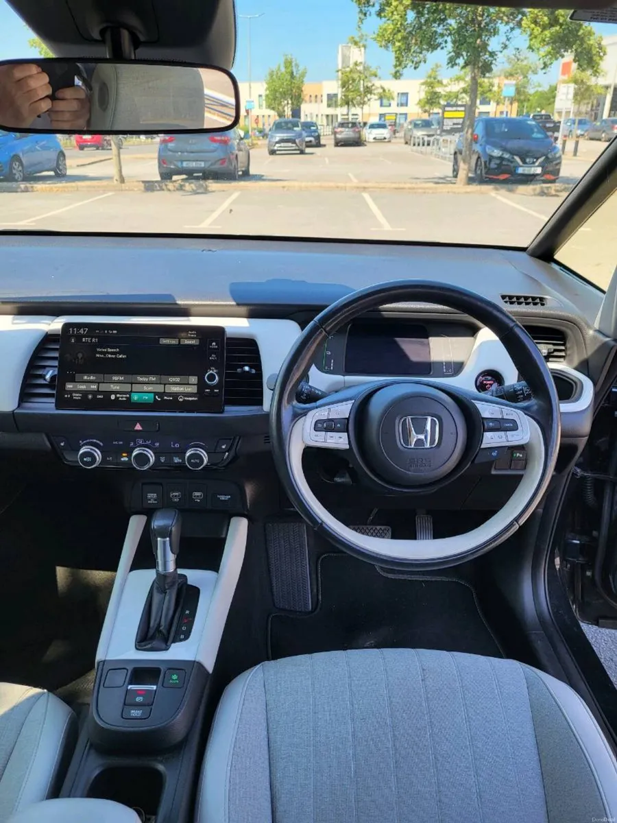 Car - Image 3