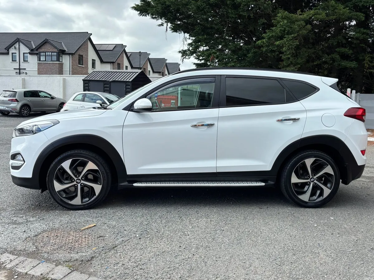 HYUNDAI TUCSON - PREMIUM MODEL - 120KMS - Image 4