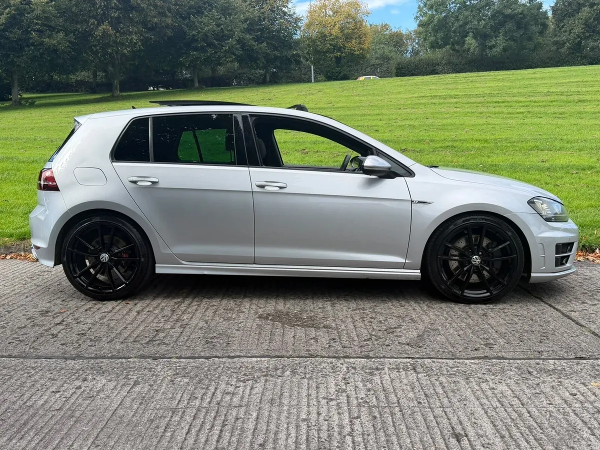 VOLKSWAGEN GOLF R 2.0 TSI AUTO - Image 4
