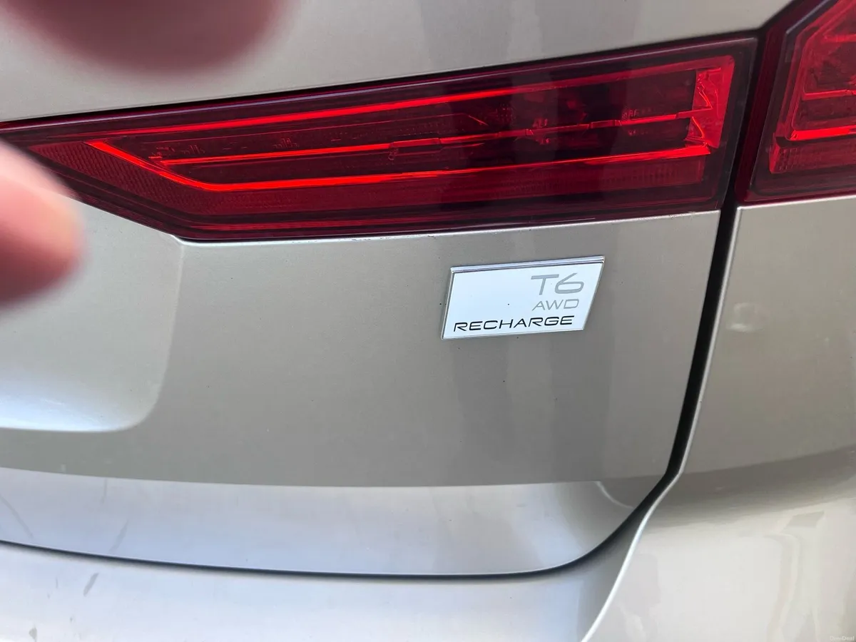 231 Volvo T6 recharge AWD - Image 3