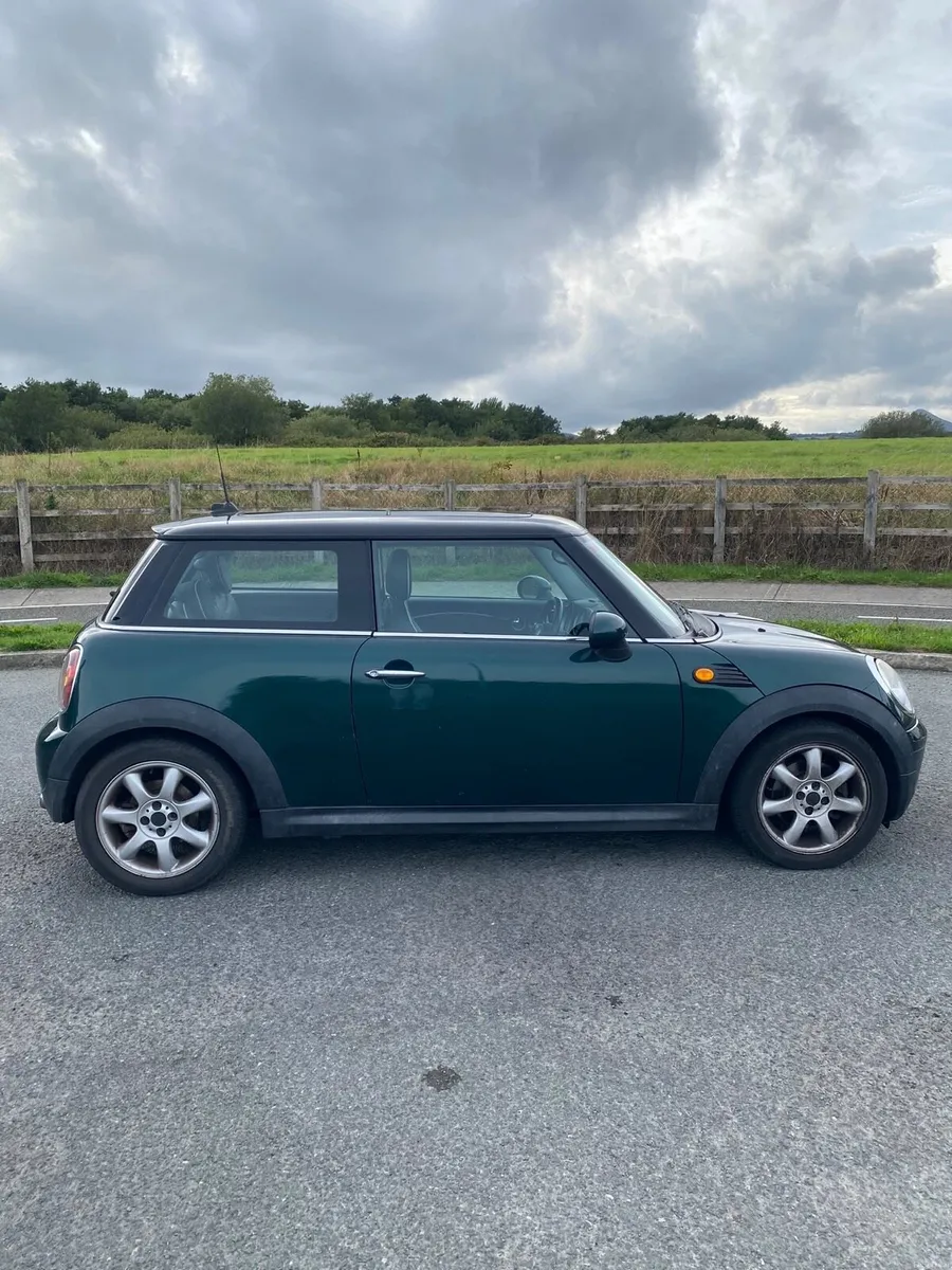 Mini Cooper one - Image 3
