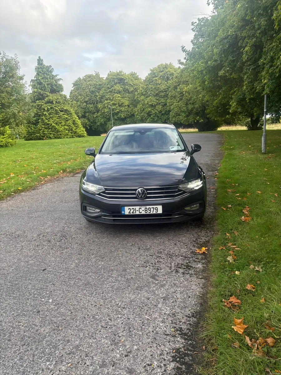 Volkswagen Passat 2022 2.0 diesel low kilometres - Image 4