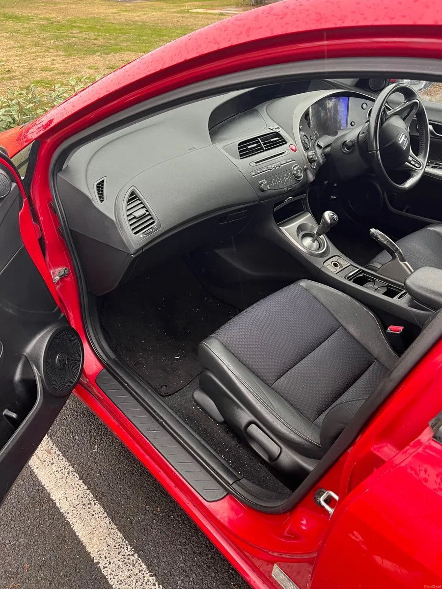Honda Civic 2010 - Image 4