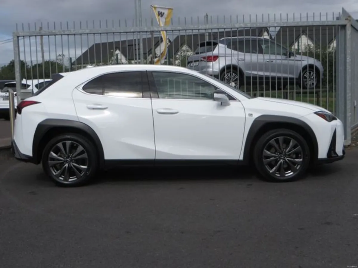 Lexus UX 250H F SPORT DESIGN - Image 4