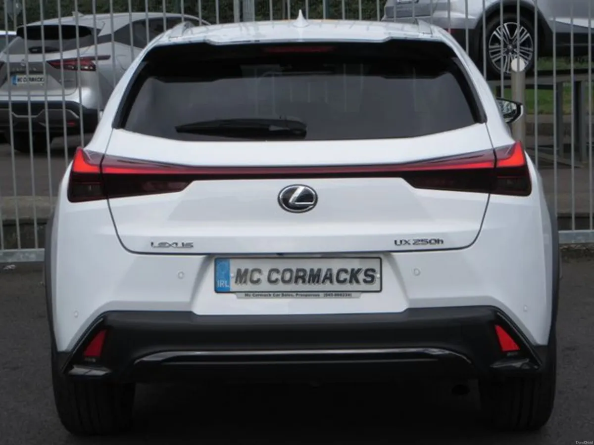 Lexus UX 250H F SPORT DESIGN - Image 6