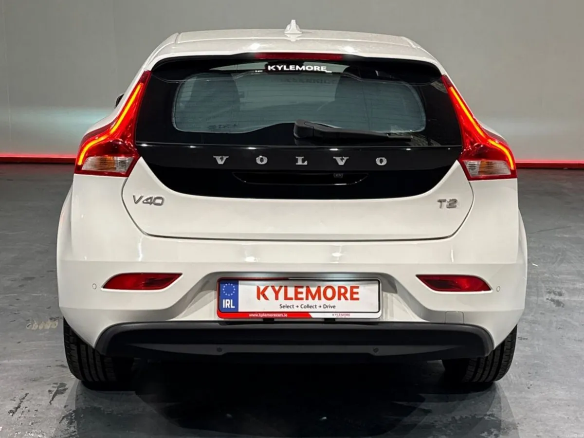 Volvo V40 1.5 AUTOMATIC - FACTORY ALLOYS - CRUISE - Image 4