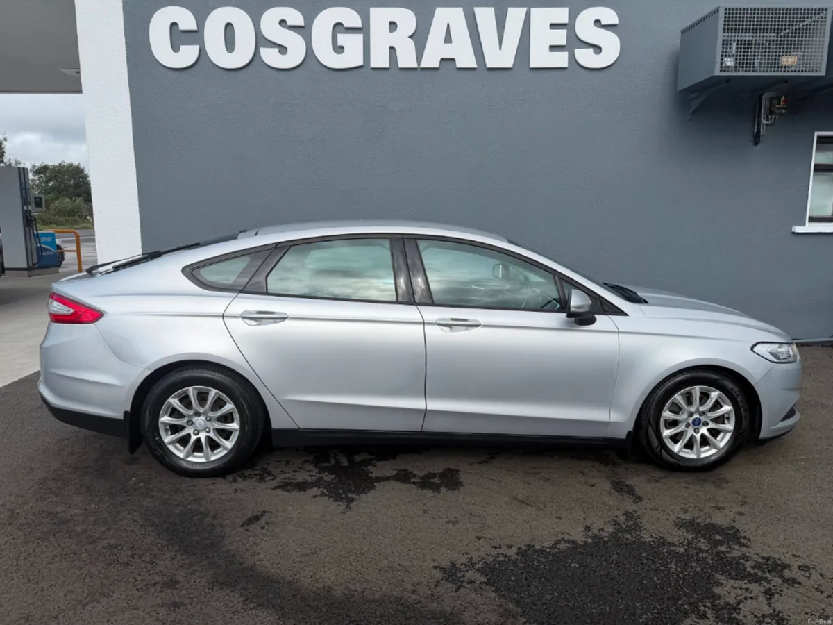 Ford Mondeo 1.6 TDCI Style ECO S/S 115PS 5DR * BLU - Image 2