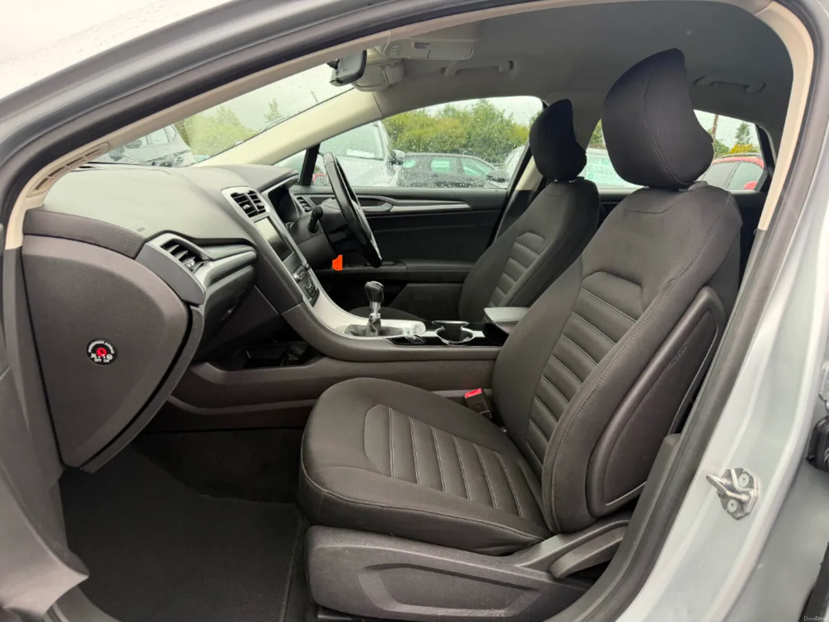 Ford Mondeo 1.6 TDCI Style ECO S/S 115PS 5DR * BLU - Image 6