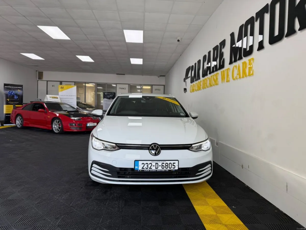 Volkswagen Golf Life 1.0 TSI Mhev 110HP 5 - Image 3