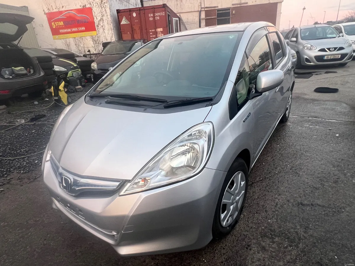 Honda Fit 2013 Automatic/ only 70k km/ warranty. - Image 2