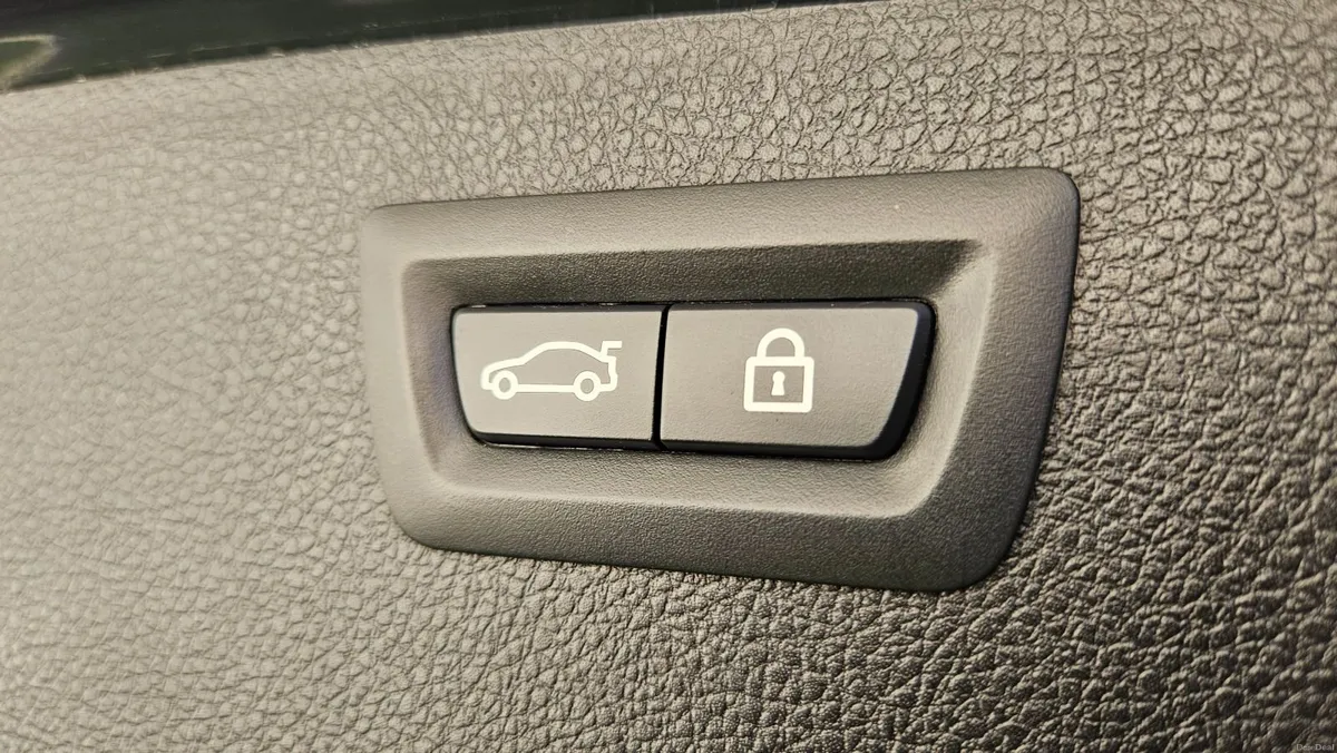 2016 BMW 320i, F31, estate - loaded with options - Image 4