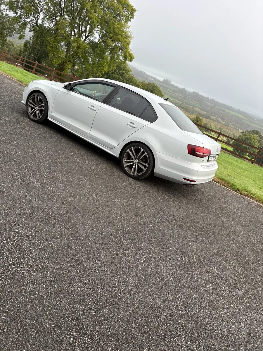 Volkswagen Jetta - Image 2