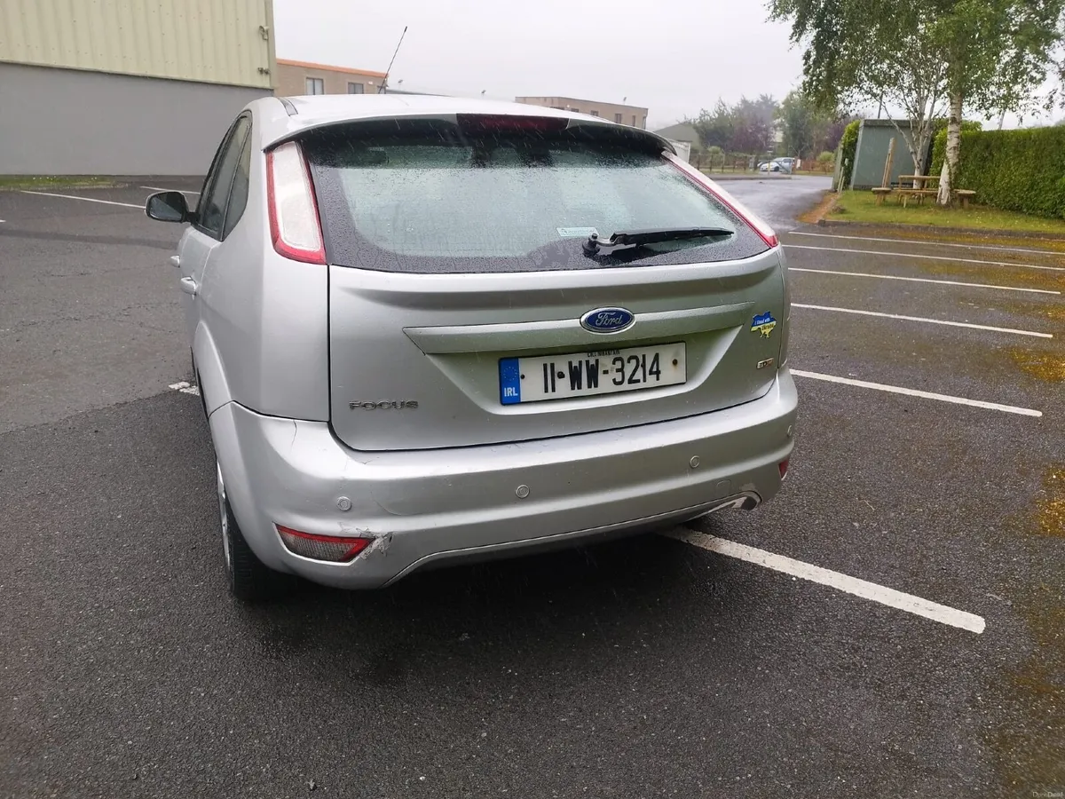 Ford Focus hatchback 2011 - Image 5