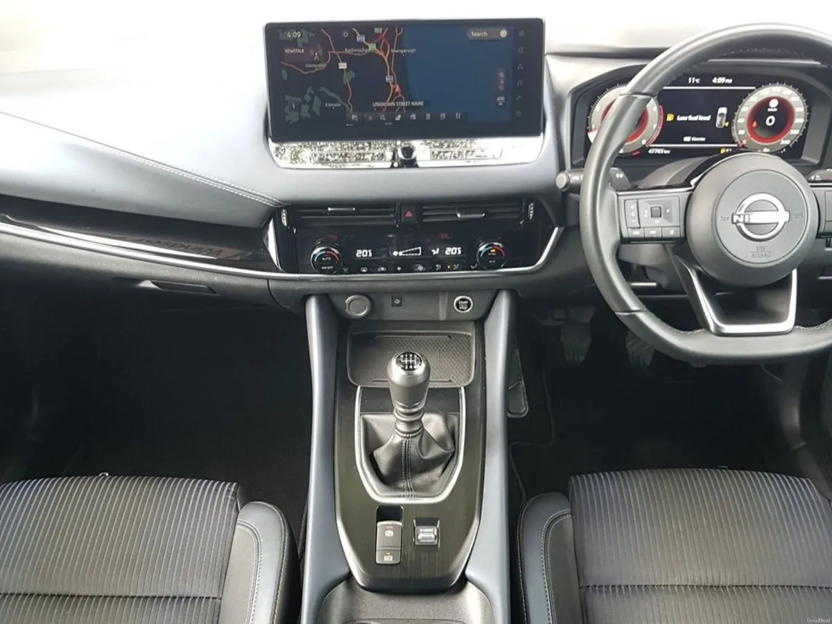 Nissan Qashqai 1.3 PET MILD HYBRID SV PREMIUM **€3 - Image 3