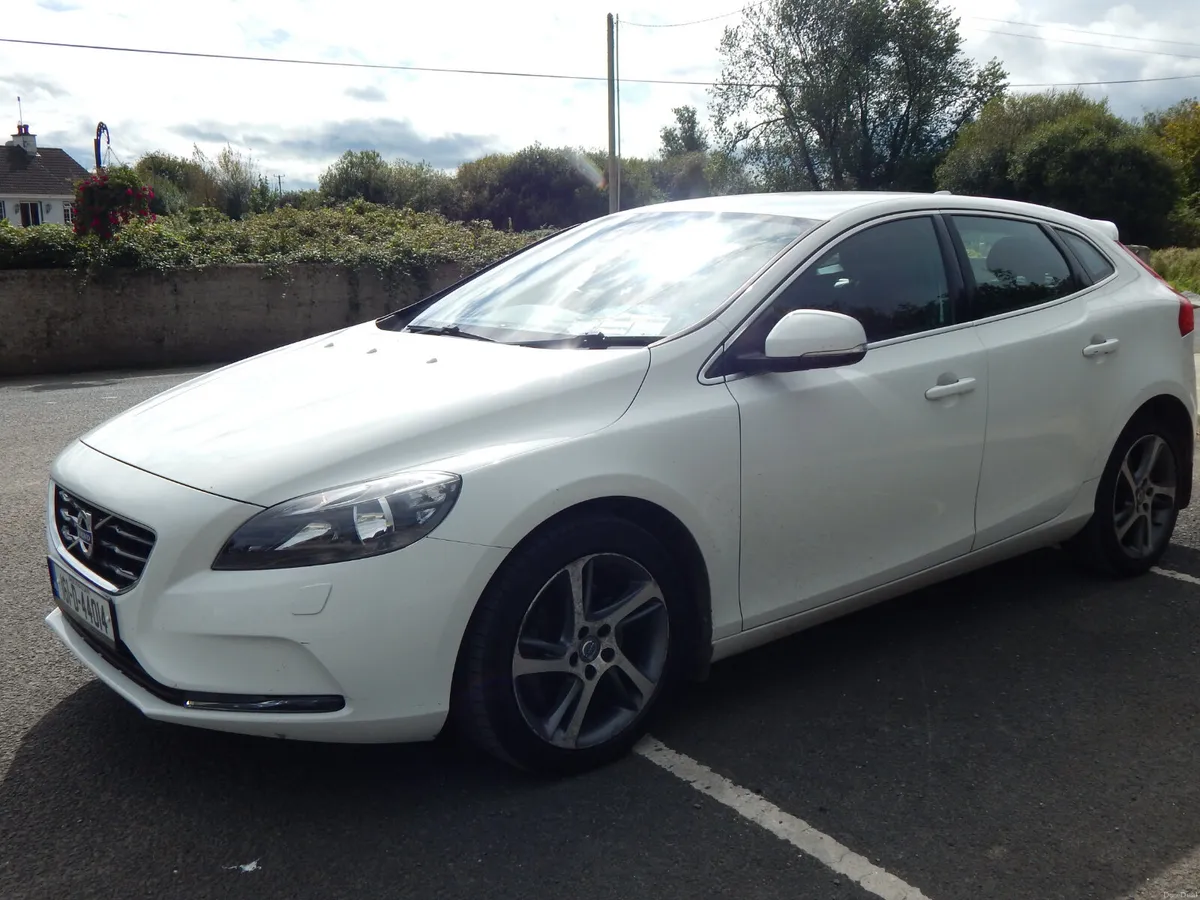 2016 Volvo V40 Tax & Test 09/27 - Image 4