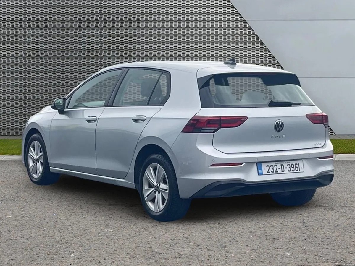 Volkswagen Golf 1.0 TSI 110HP Life - Image 3
