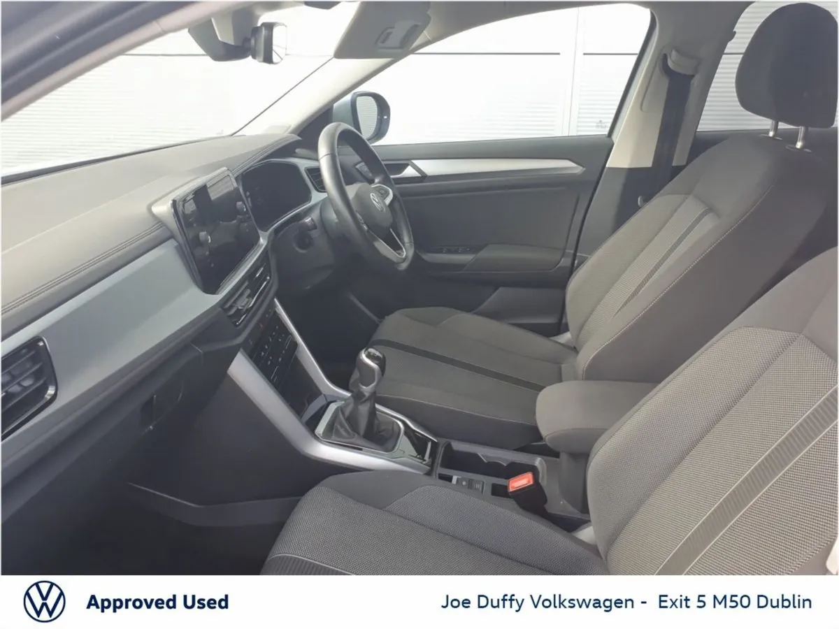 Volkswagen T-Roc LIFE 1.0TSI 110HP M6F MANUAL - Image 3