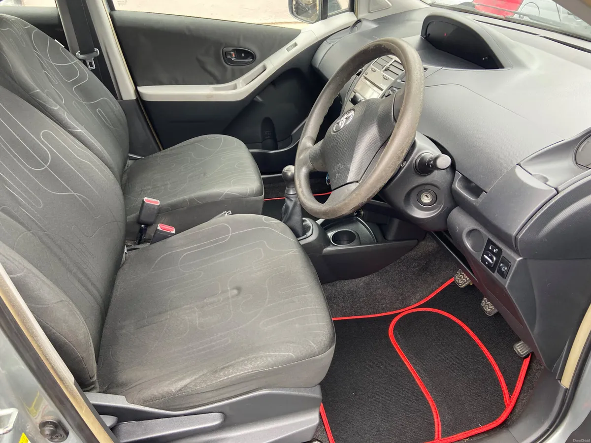 Toyota Yaris 2010 - Image 6