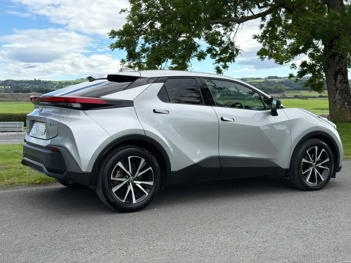 Toyota C-HR 2024 Sport 1.8 Hybrid Low Mileage - Image 4