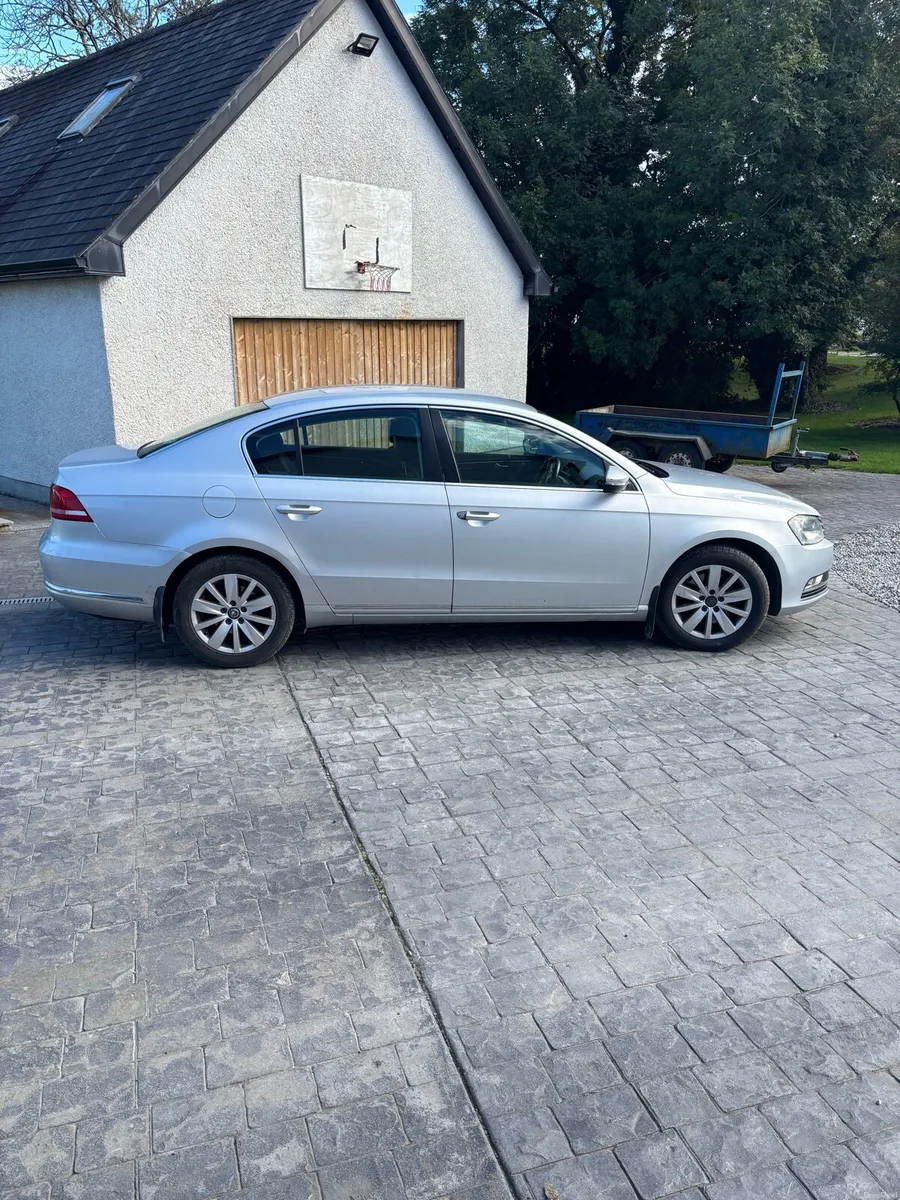 Volkswagen Passat - Image 1
