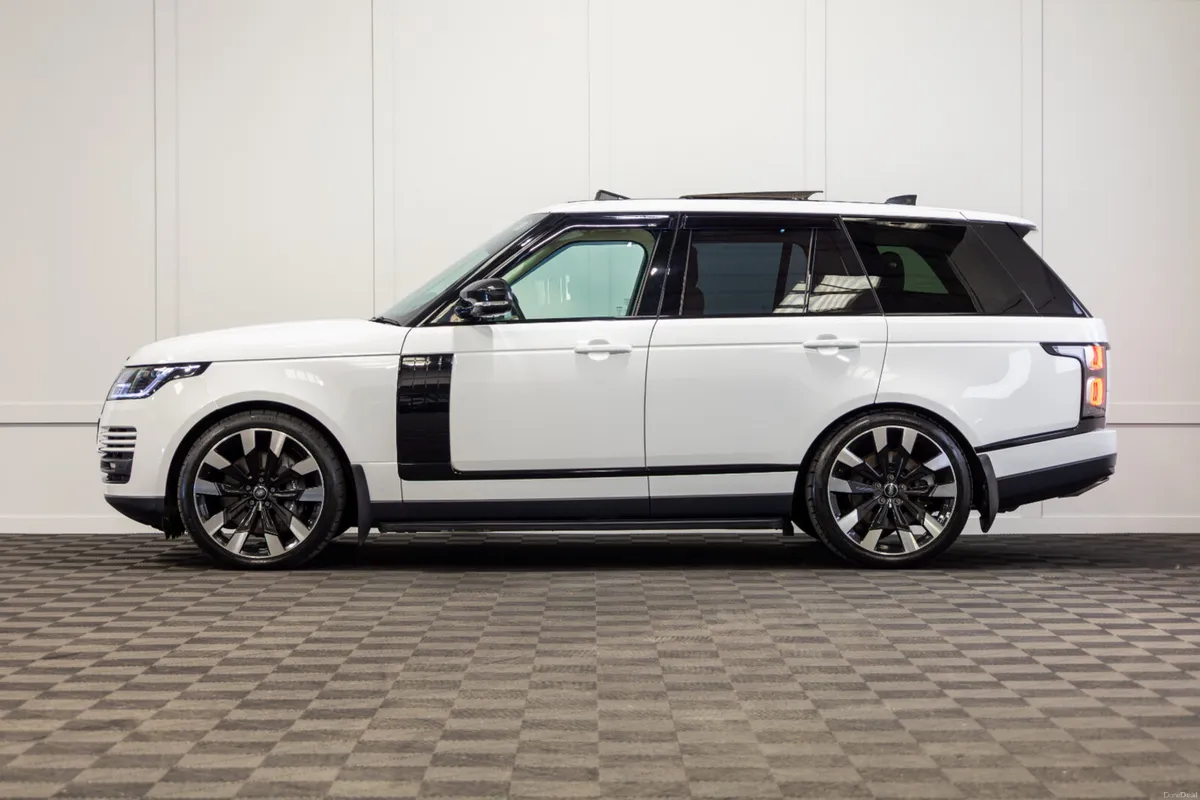 2022 Range Rover Westminster P400e Black - Image 3