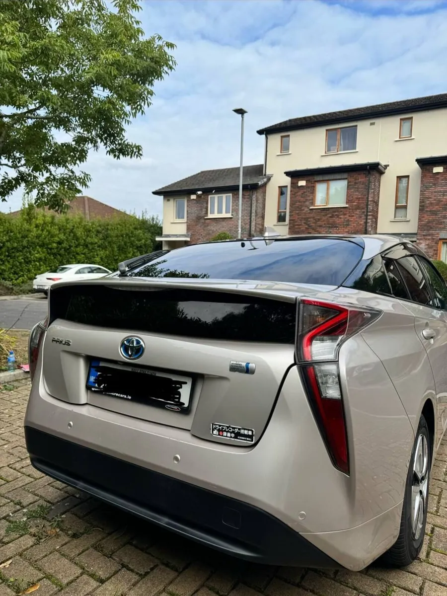 Toyota Prius 1.8 Hybrid Automatic 2017 - Image 5