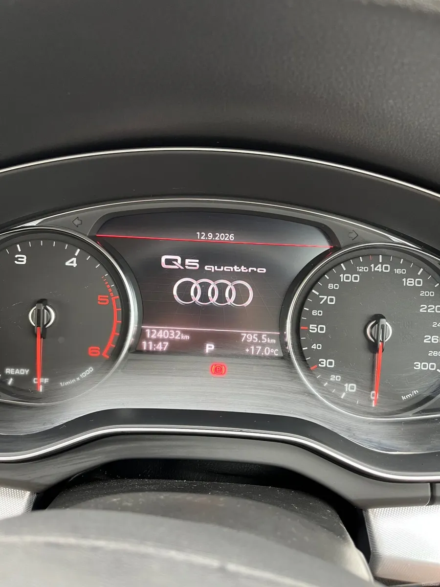 Audi Q5 2.0TDI 190 Q S-T SE 4DR AUT - Image 2