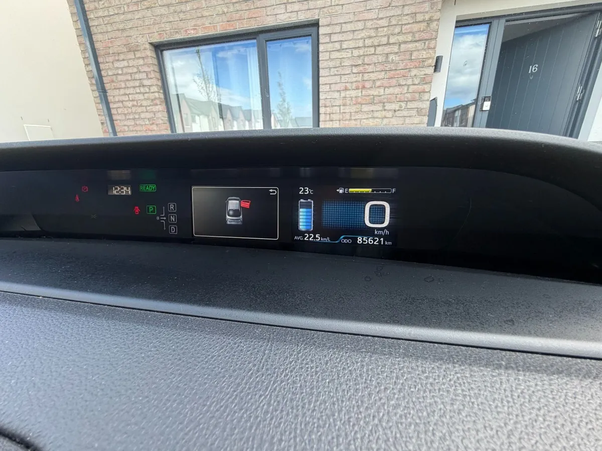 Toyota Prius 2019 - Image 5