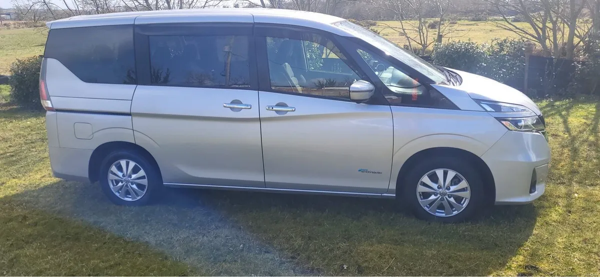 Nissan Serena 8 seater Hybrid - Image 4
