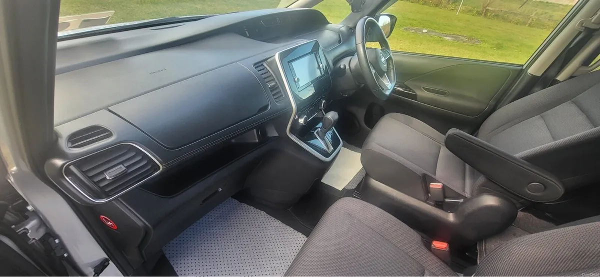 Nissan Serena 8 seater Hybrid - Image 6