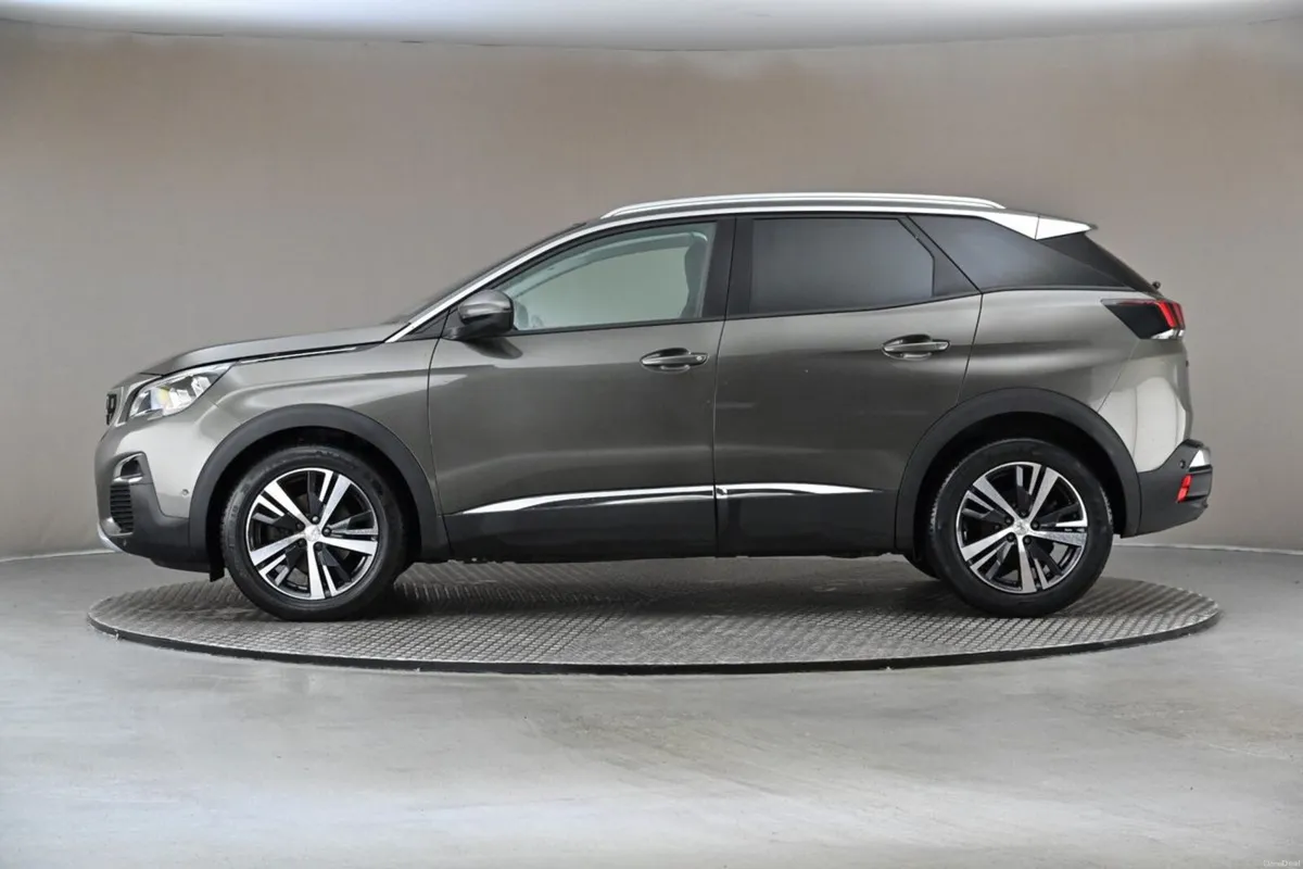 Peugeot 3008 1.2 ALLURE 6SPD **HALF LEATHER**REVER - Image 5