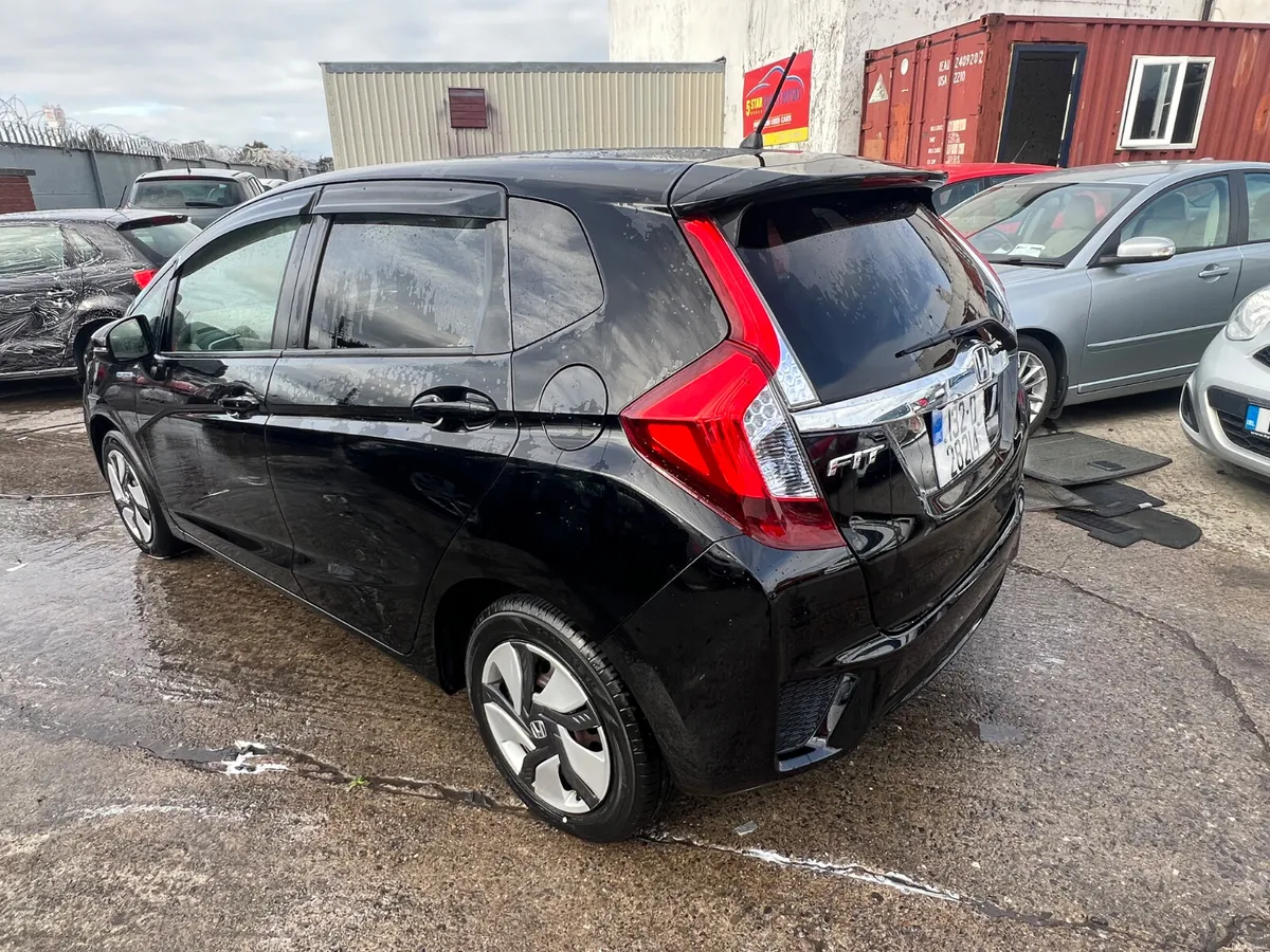 Honda Fit 2013 1.5 Hybrid Auto / New Nct/ warranty - Image 6