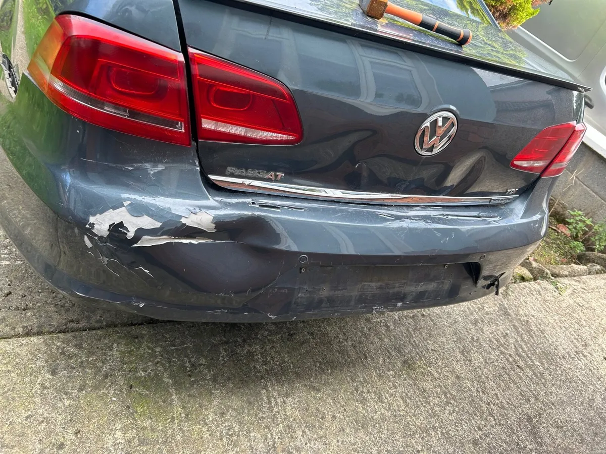 Volkswagen Passat 2013 - Image 1