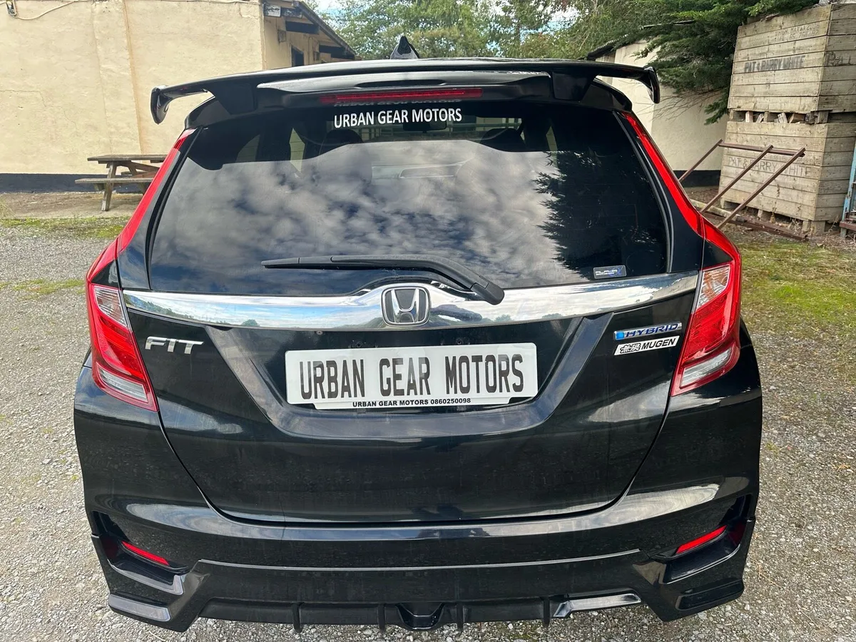 Honda Fit 2018 Hybrid Low Mileage 75000 KM - Image 4