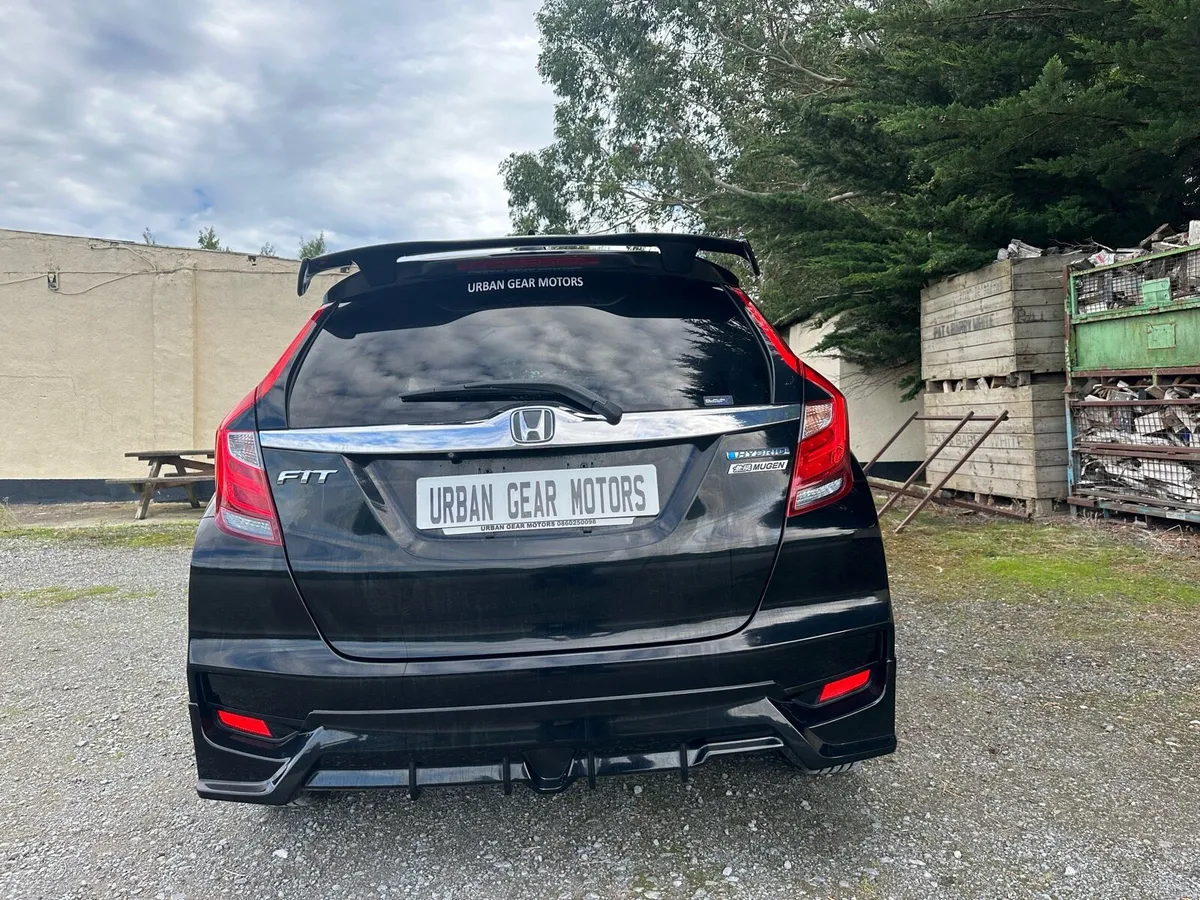 Honda Fit 2018 Hybrid Low Mileage 75000 KM - Image 5