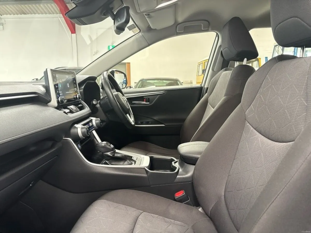 Toyota RAV4 HYBRID LUNA 4DR AUTO - Image 6