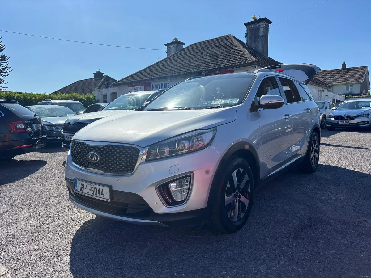Kia Sorento 2016  4WHEEL  DRIVE  7  SEATER - Image 3