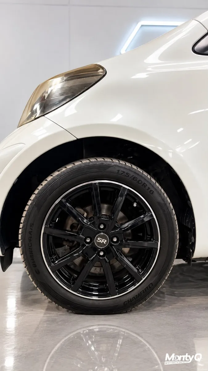 2009 Toyota iQ - Reverse Camera - 90k KM - Image 5