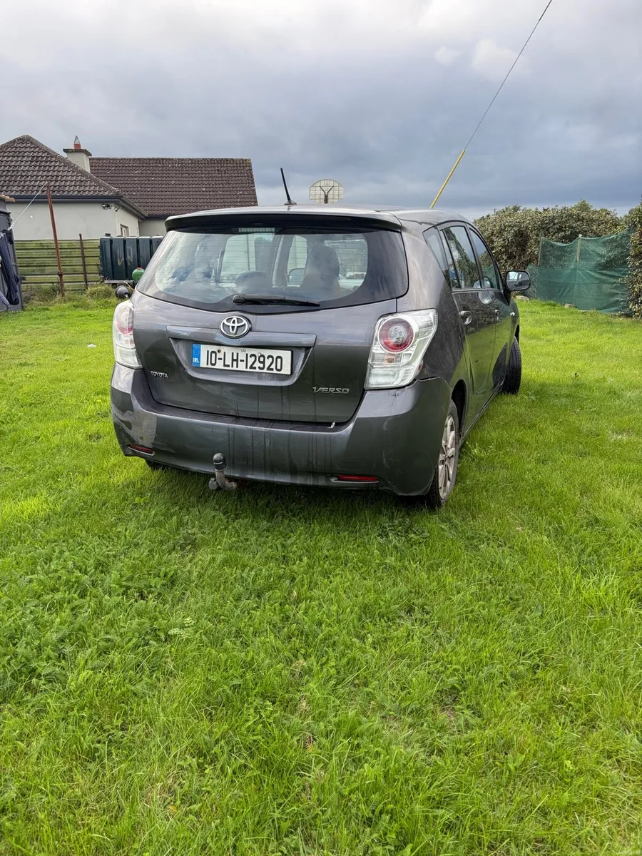 7 seater Toyota verso - Image 4