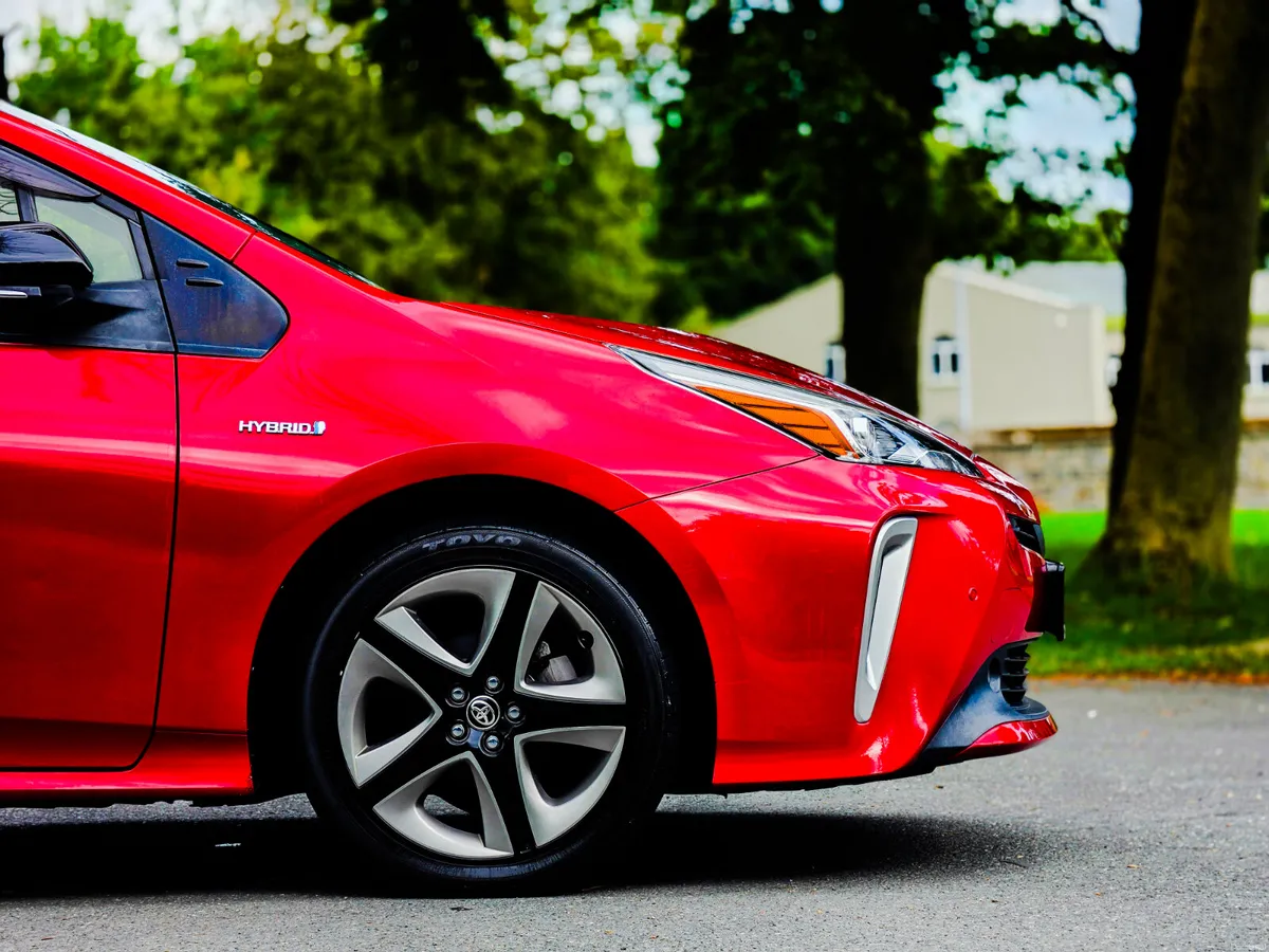 2019 Toyota Prius 1.8 Petrol Hybrid Automatic - Image 5