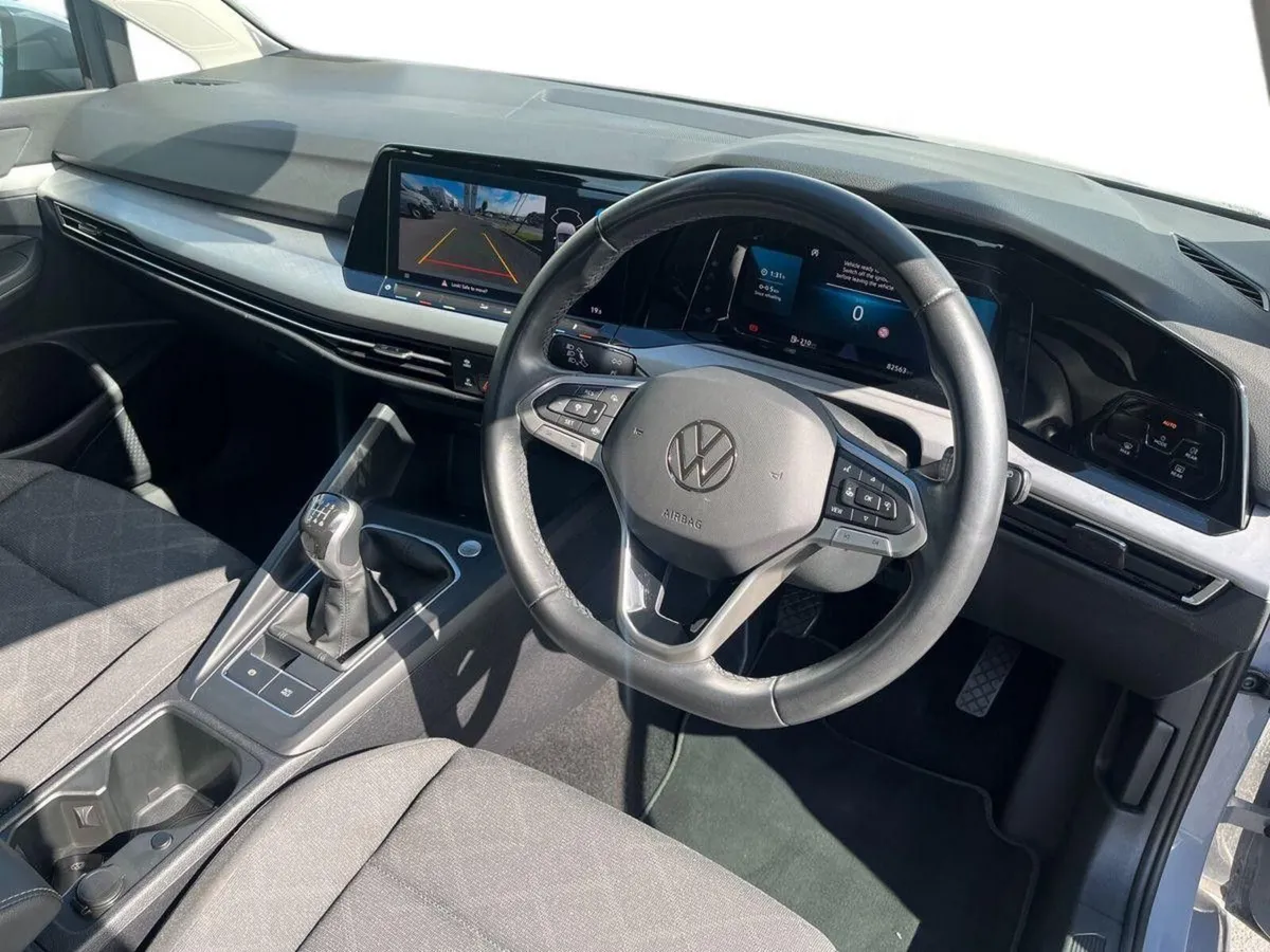 Volkswagen Golf 1.0 TSI 110HP Life - Image 6