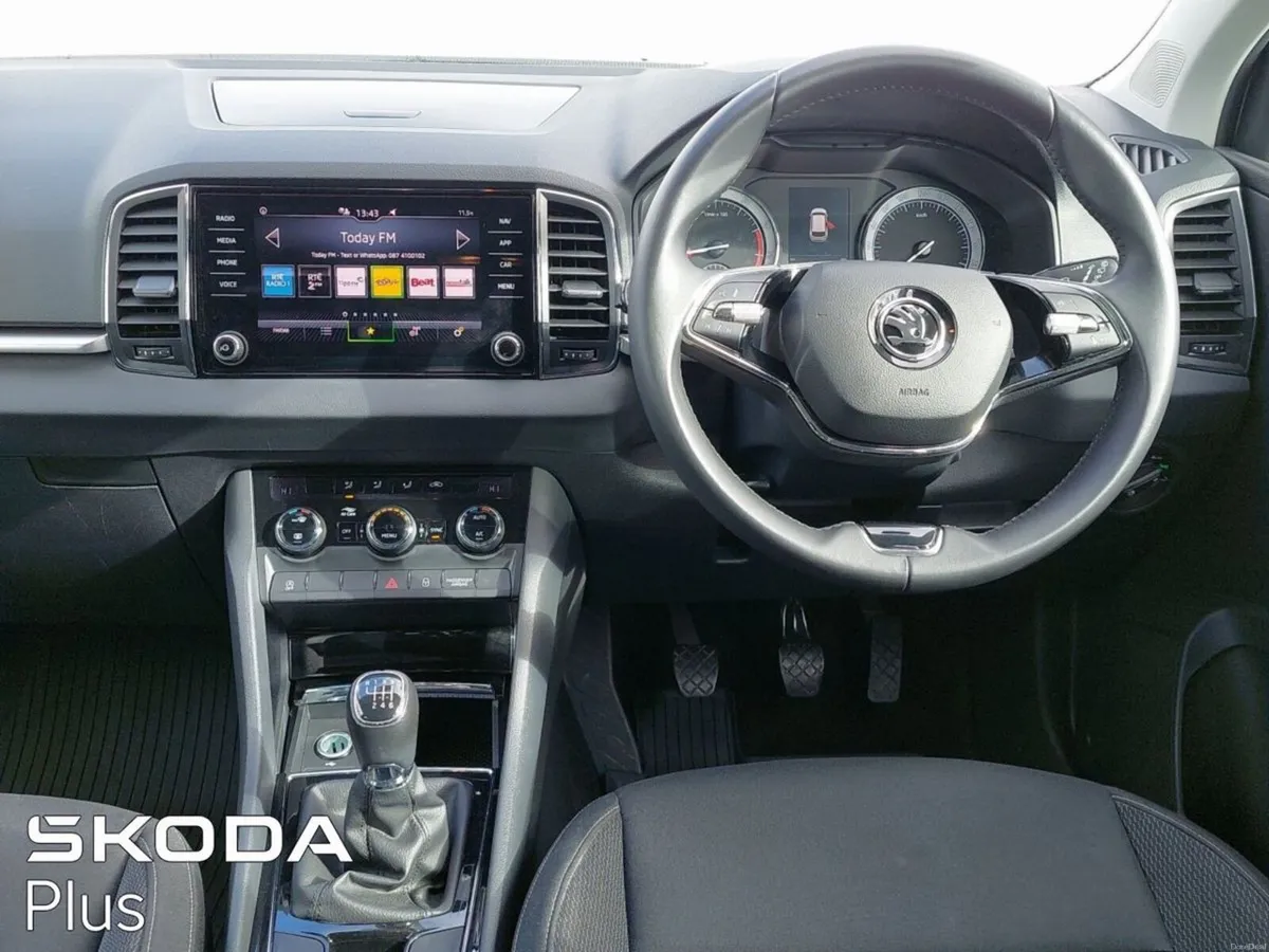 Skoda Karoq AMBITION 1.0TSI 110HP *ONE OWNER*SKODA - Image 4