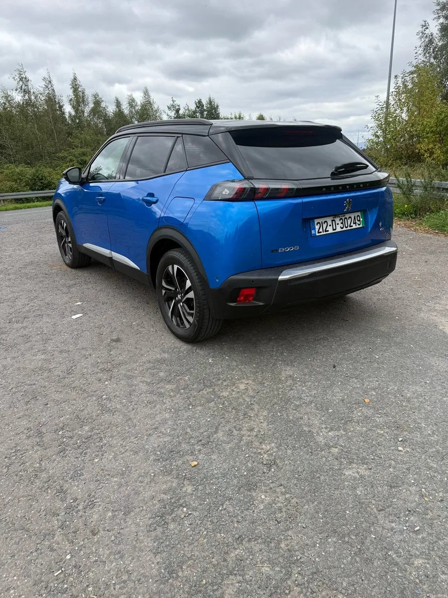 Peugeot 2008 EV gt 156 bhp - Image 5