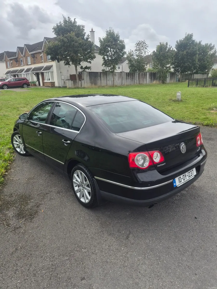 Volkswagen Passat 2010 - Image 4