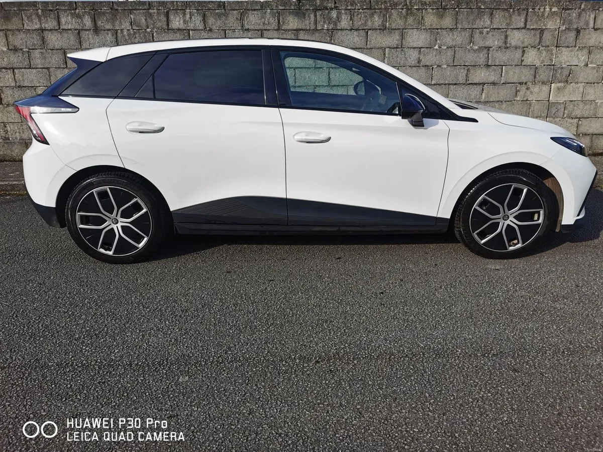 2023 Mg4 LR Exclusive - Image 6