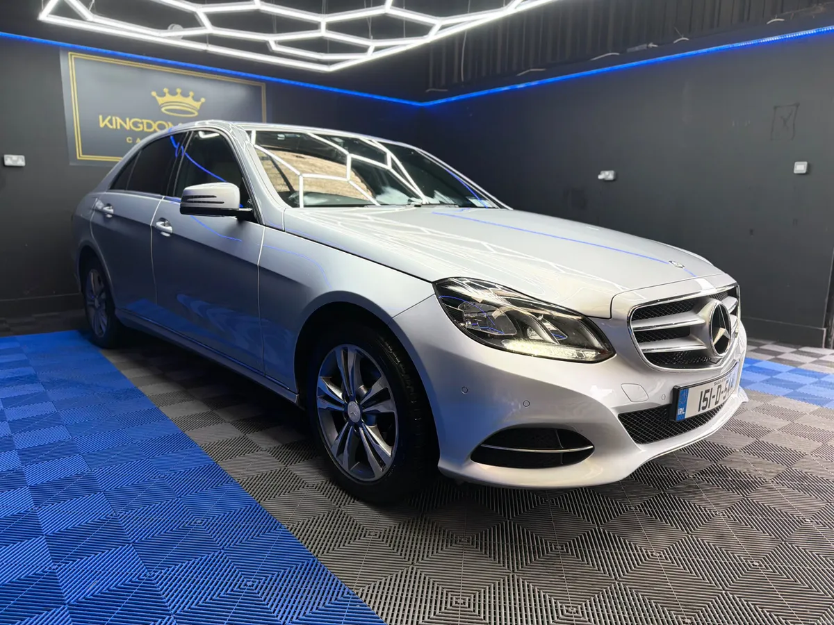 Mercedes E220D Avantgarde,Automatic,Stunning - Image 2