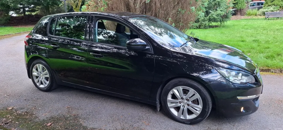 17 Peugeot 308 ,   MINT,     LOW KMS - Image 6