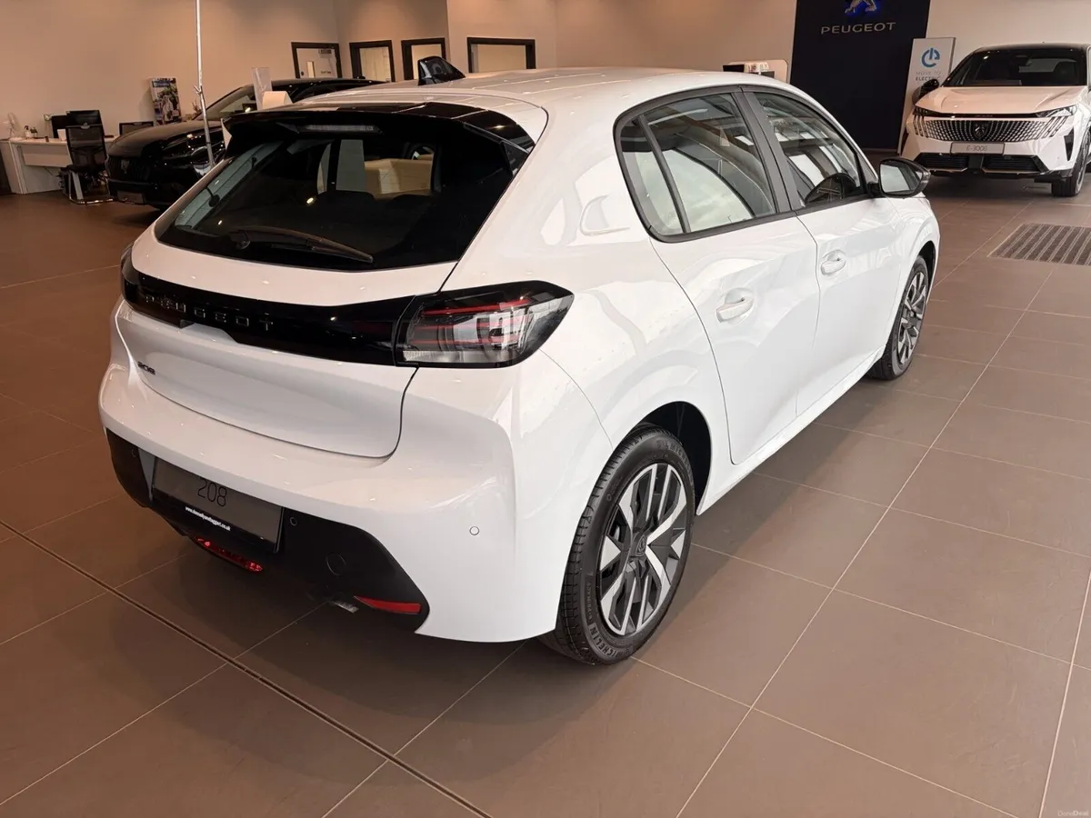 Peugeot 208 Hatchback Special Editions Style - Image 5