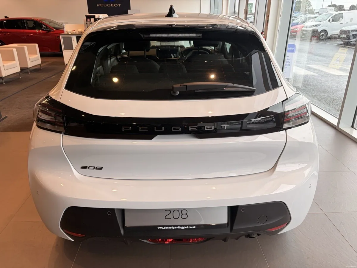 Peugeot 208 Hatchback Special Editions Style - Image 6